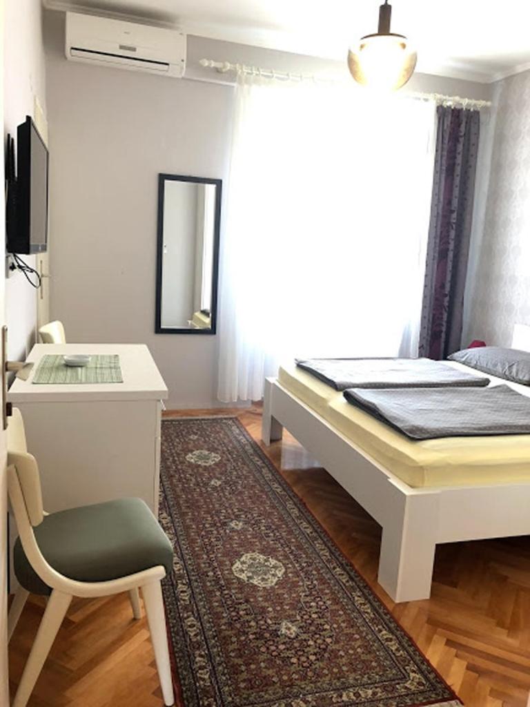 Apartments And Rooms By The Sea Barbat, Rab - 4973 Rab Town Zewnętrze zdjęcie